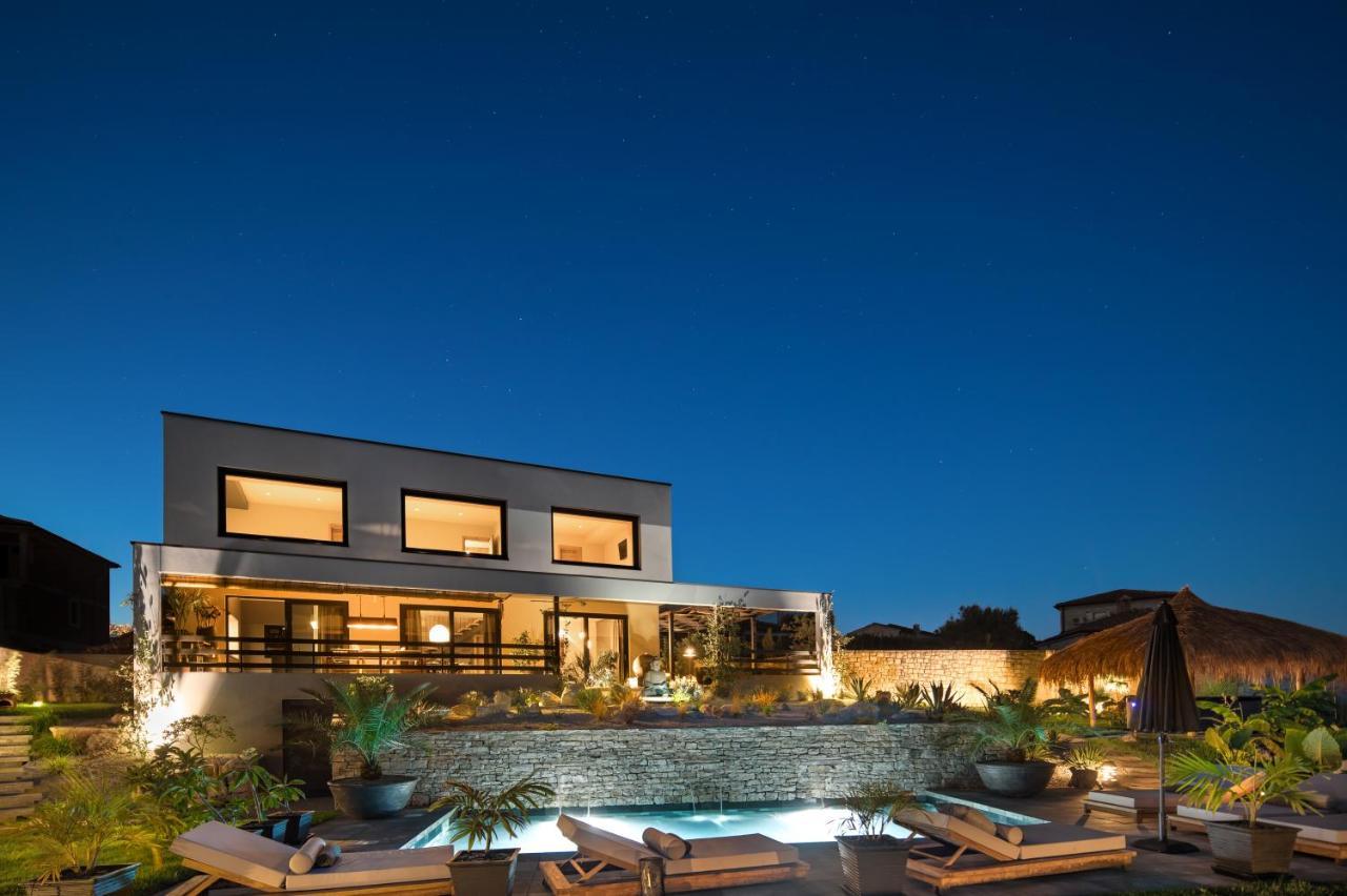 Villa Merapi Sveti Lovrec Pazenaticki Exterior photo